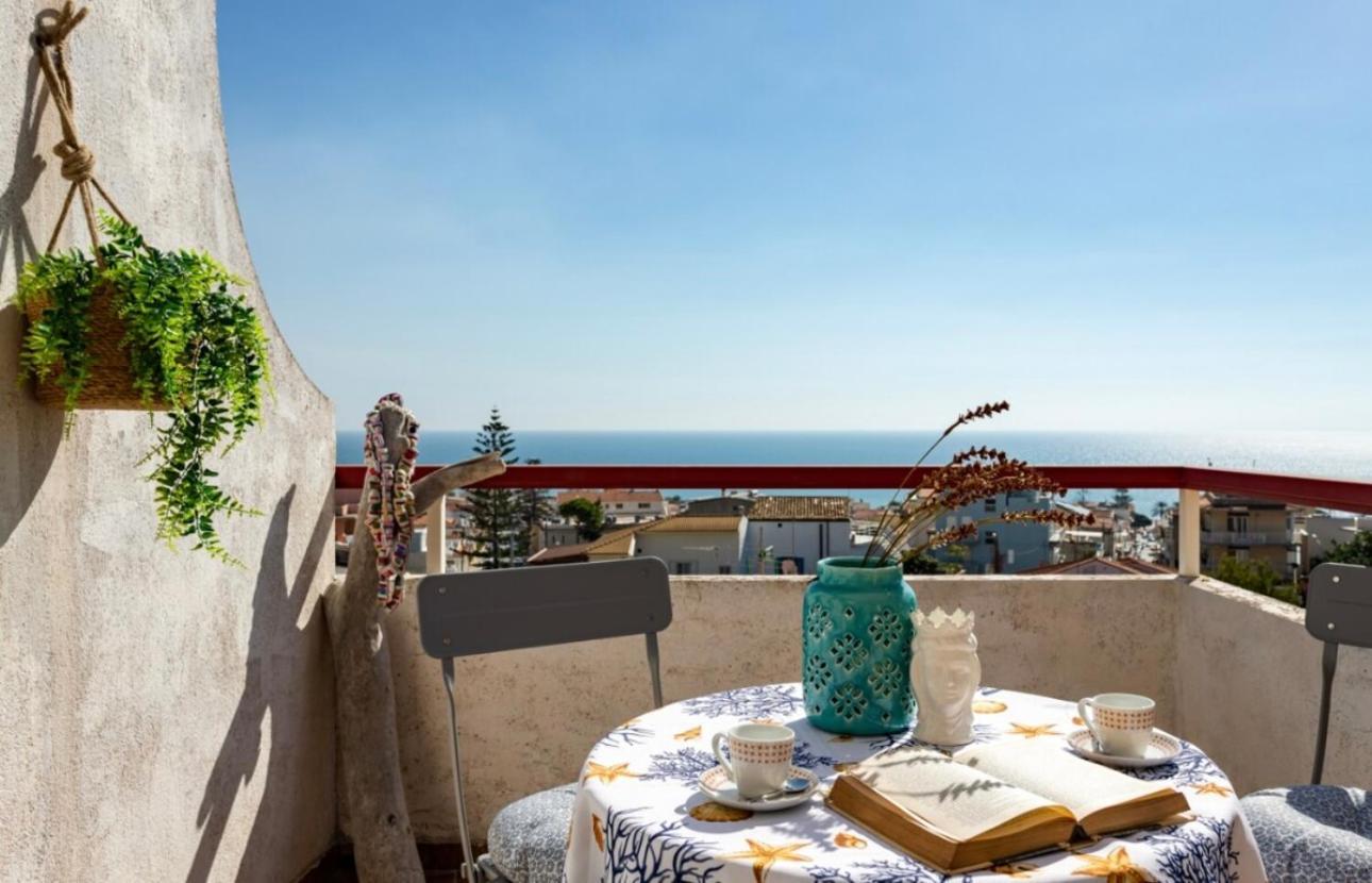 Ferienwohnung Terrazza Da Amare E Parcheggio Privatoe Aria Condizionata Marina di Ragusa Exterior foto
